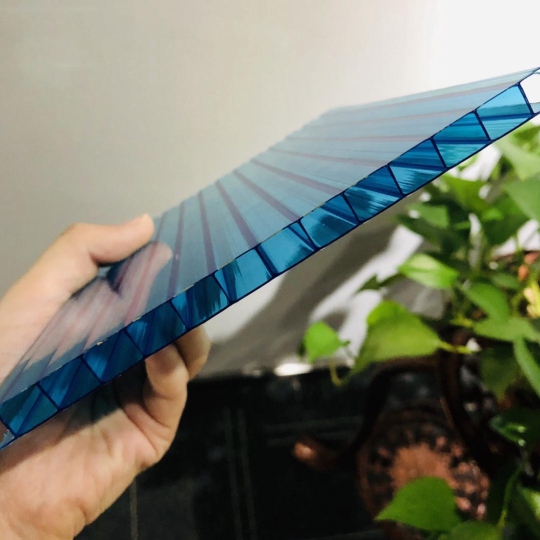 Tấm lấy sáng poly Solar Light rỗng 6mm 