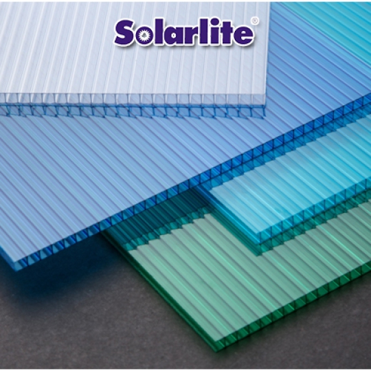 Tấm poly rỗng ruột Solarlite sẽ là sự lựa chọn hoàn hảo cho các công trình xây dựng hiện đại và tiết kiệm năng lượng. Với thiết kế đơn giản nhưng hiệu quả, tấm poly này cung cấp cho ngôi nhà của bạn một lượng ánh sáng đầy đủ và phân bố đồng đều. Hãy cùng xem hình ảnh về sản phẩm này để giải đáp mọi thắc mắc của bạn.