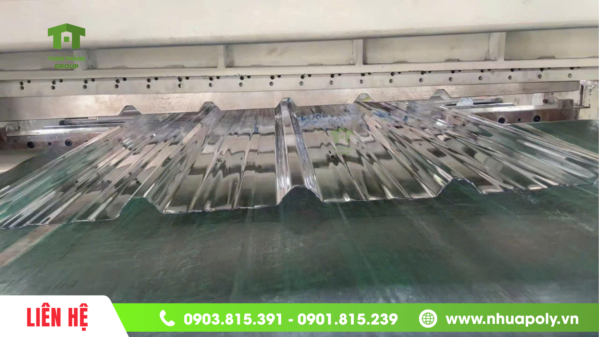 Hình ảnh tôn sóng vuông lấy sáng poly solar light Toàn Thắng cung cấp