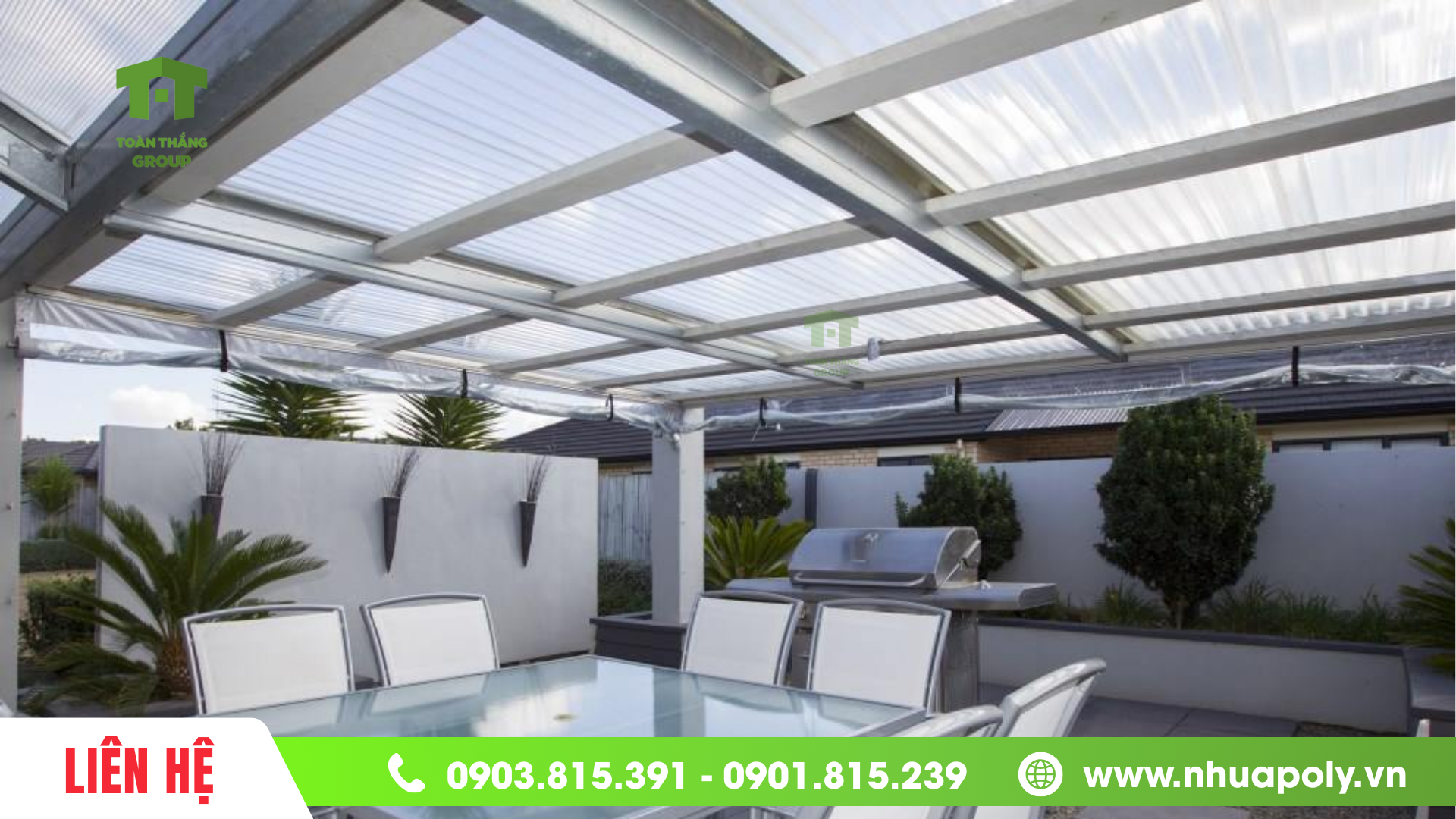 Ứng dụng tôn sóng vuông làm mái hiên lấy sáng cho nhà ở