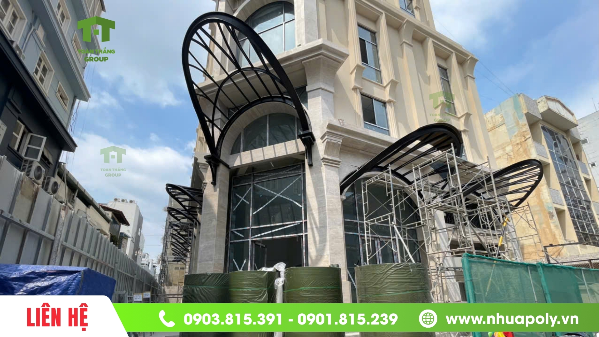 Làm mái che sân, mái hiên bằng tấm poly Solar Light